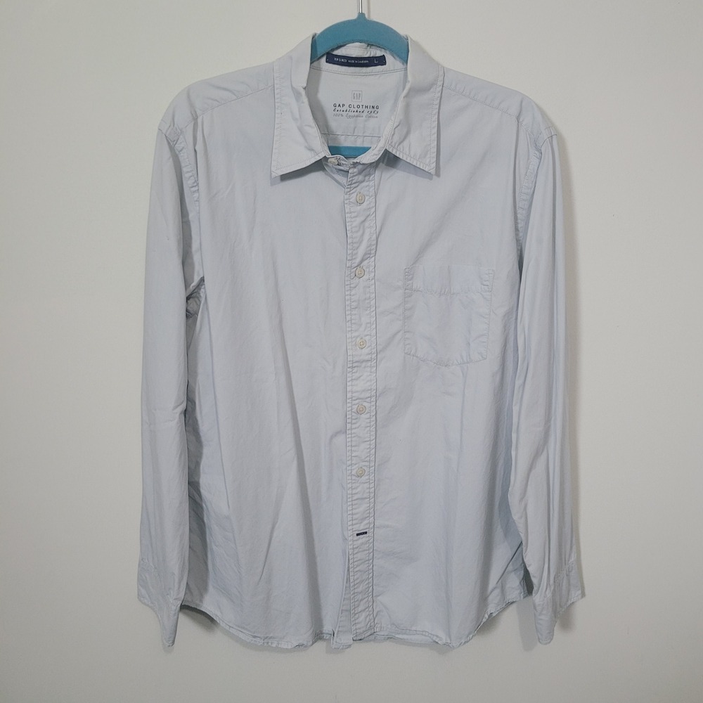 Gap Size L Button Down Shirt Light Blue 100% Egyptian Cotton Classic Everyday